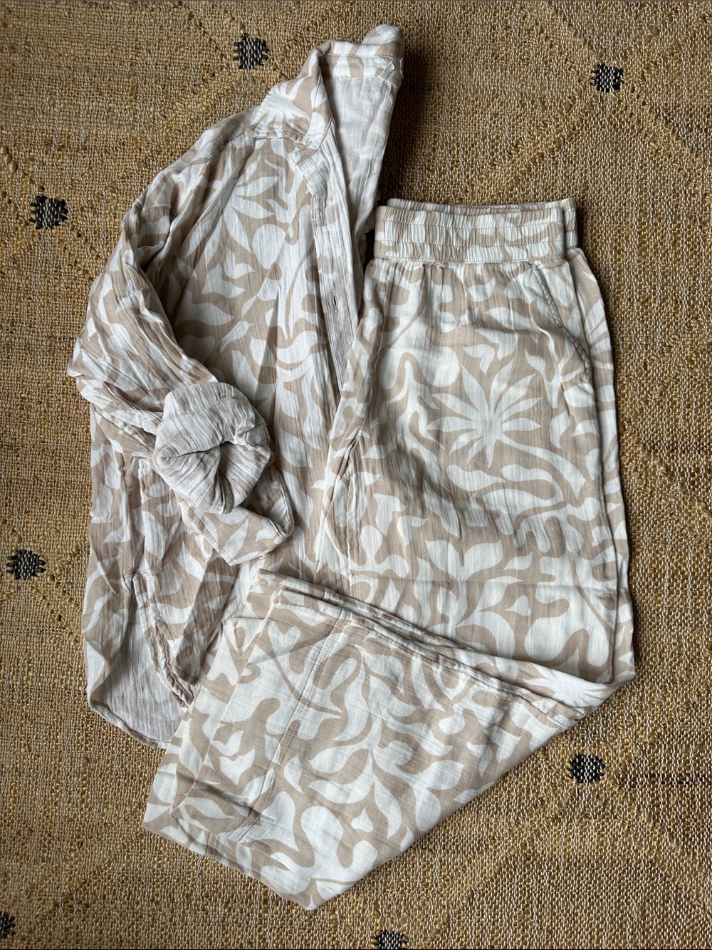 Lou & Grey Beige and White Patterned Button-Down Top/Pants SET